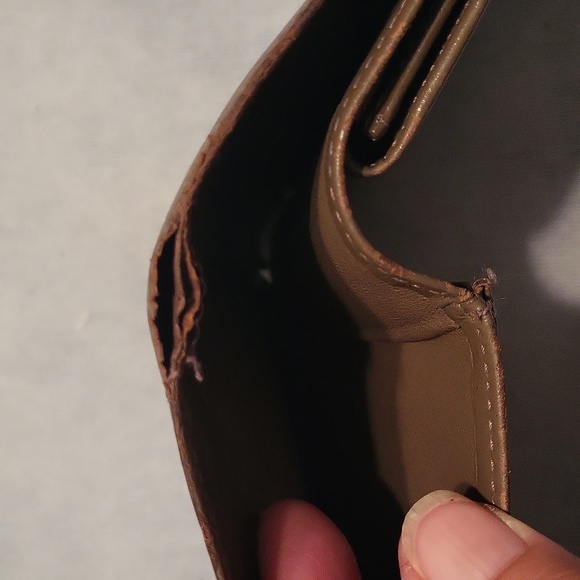 Louis Vuitton Epi Wallet - Picture 10 of 12